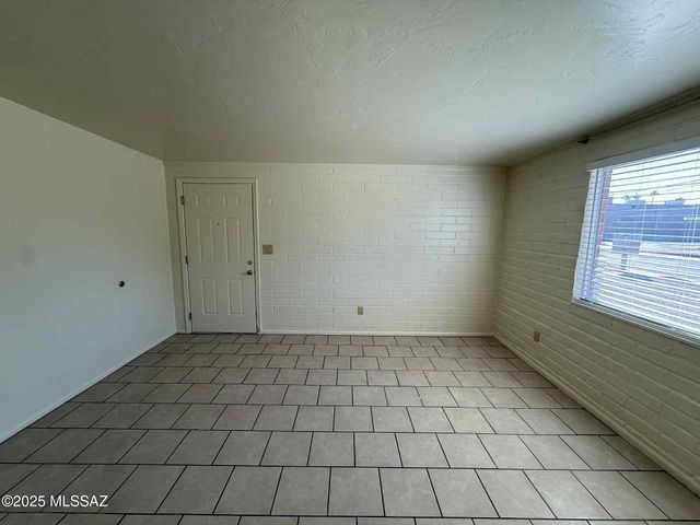 5433 E 30th St Apt A, Tucson, AZ 85711