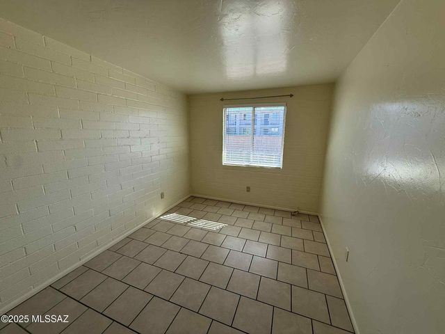 5433 E 30th St Apt A, Tucson, AZ 85711