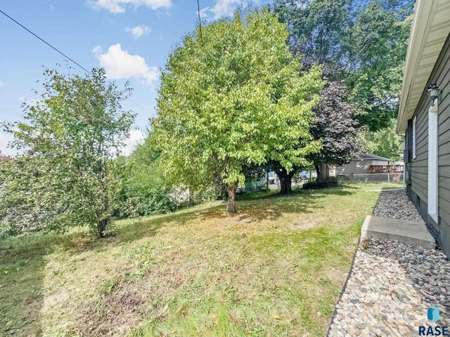 1105 S Tabbert Cir Circle, Sioux Falls, SD 57103