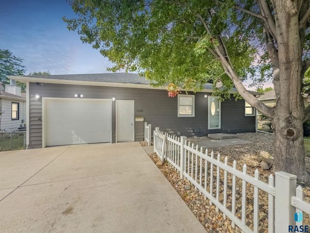 1105 S Tabbert Cir Circle, Sioux Falls, SD 57103