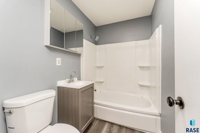 1105 S Tabbert Cir Circle, Sioux Falls, SD 57103