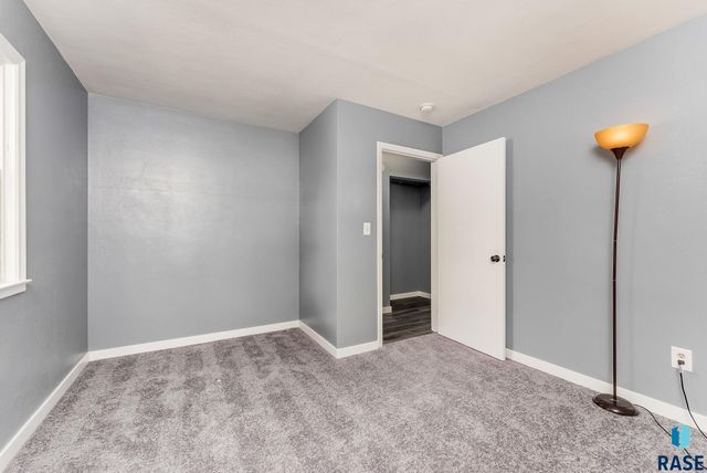 1105 S Tabbert Cir Circle, Sioux Falls, SD 57103