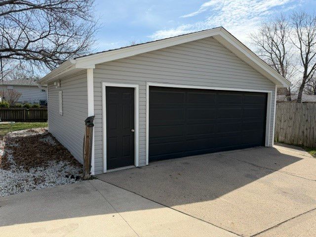 527 Village Court, Altoona, IA 50009