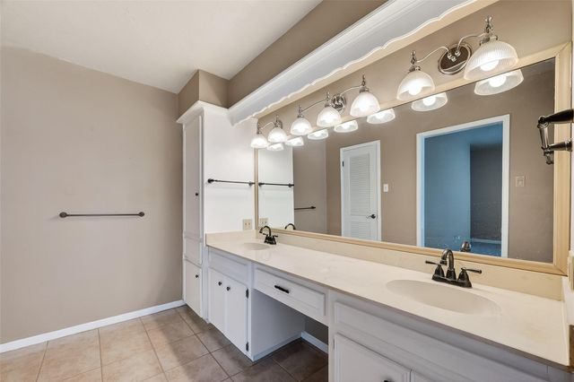 1002 Parkstead Drive, Seabrook, TX 77586