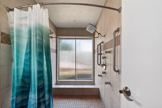 1002 Parkstead Drive, Seabrook, TX 77586