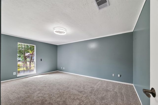 1002 Parkstead Drive, Seabrook, TX 77586