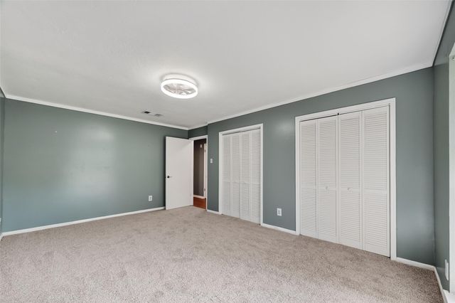 1002 Parkstead Drive, Seabrook, TX 77586