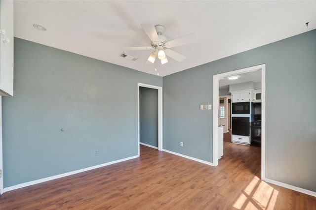 1002 Parkstead Drive, Seabrook, TX 77586