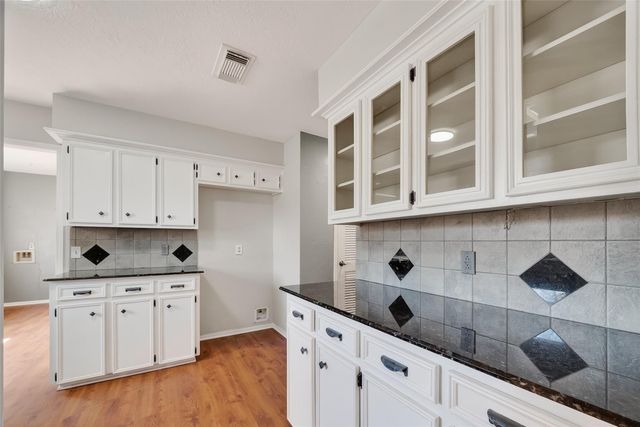 1002 Parkstead Drive, Seabrook, TX 77586