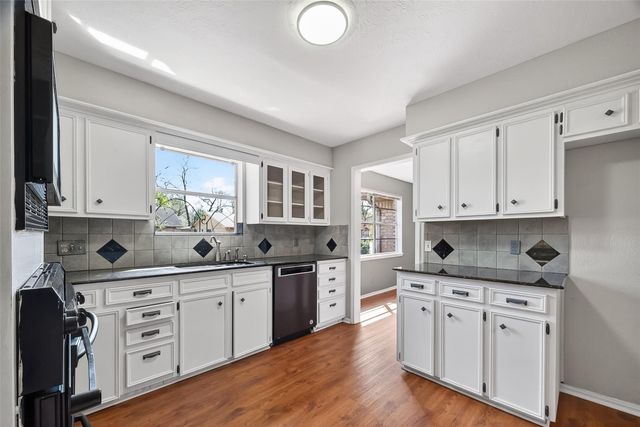 1002 Parkstead Drive, Seabrook, TX 77586