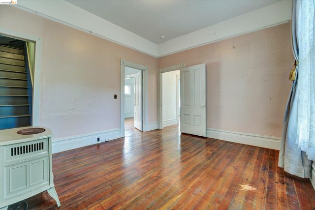 2009 Berkeley Way, Berkeley, CA 94704
