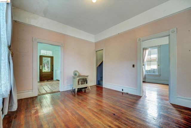 2009 Berkeley Way, Berkeley, CA 94704