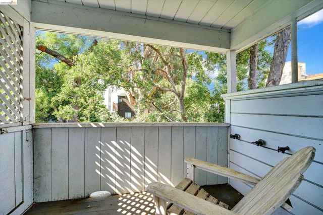 2009 Berkeley Way, Berkeley, CA 94704