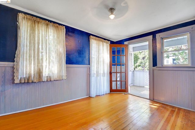 2009 Berkeley Way, Berkeley, CA 94704