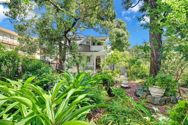 2009 Berkeley Way, Berkeley, CA 94704