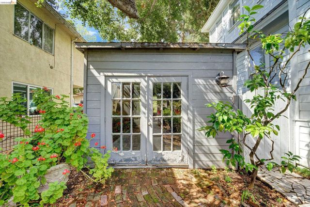 2009 Berkeley Way, Berkeley, CA 94704