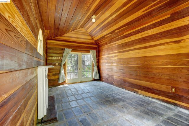 2009 Berkeley Way, Berkeley, CA 94704
