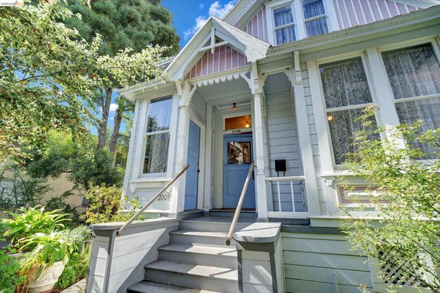2009 Berkeley Way, Berkeley, CA 94704