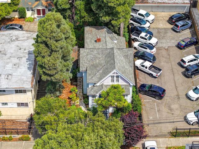2009 Berkeley Way, Berkeley, CA 94704
