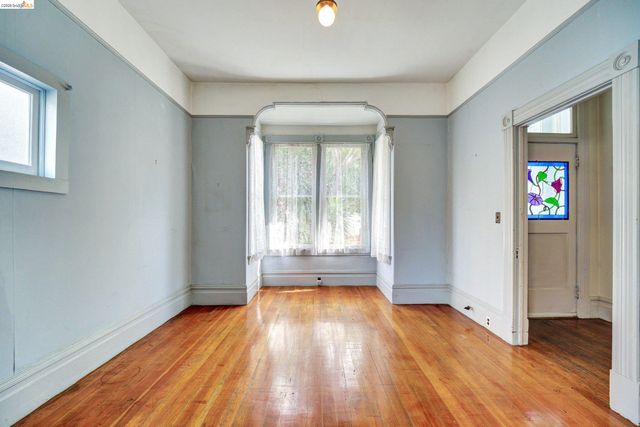2009 Berkeley Way, Berkeley, CA 94704
