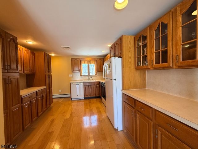 32 Clayton Rd, West Milford Twp., NJ 07421