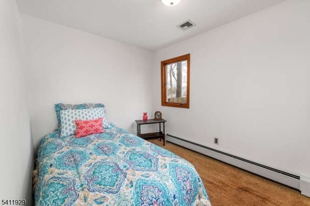 32 Clayton Rd, West Milford Twp., NJ 07421