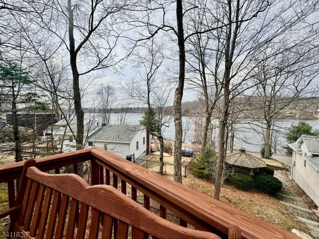 32 Clayton Rd, West Milford Twp., NJ 07421