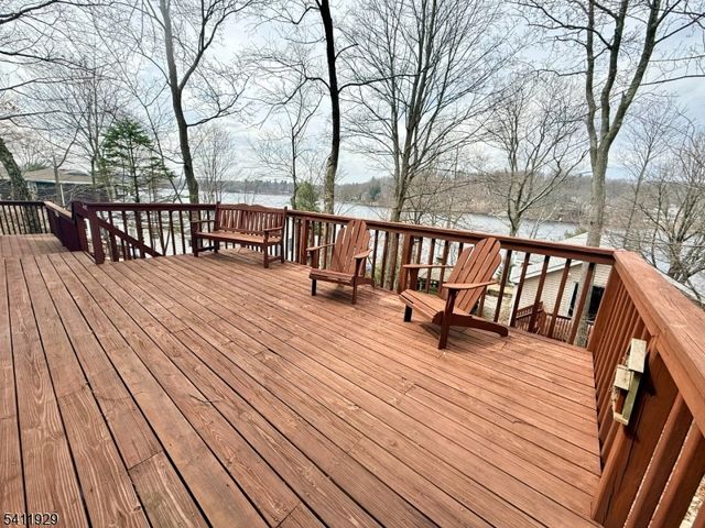 32 Clayton Rd, West Milford Twp., NJ 07421