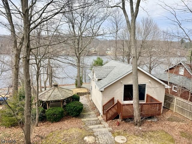 32 Clayton Rd, West Milford Twp., NJ 07421