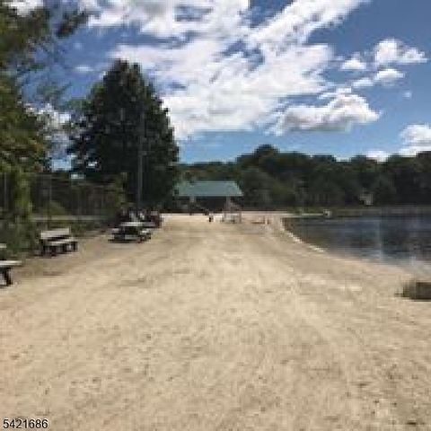 32 Clayton Rd, West Milford Twp., NJ 07421