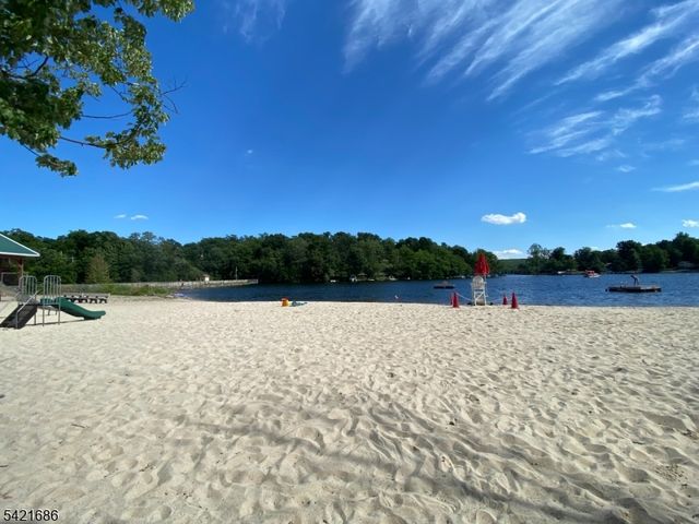 32 Clayton Rd, West Milford Twp., NJ 07421