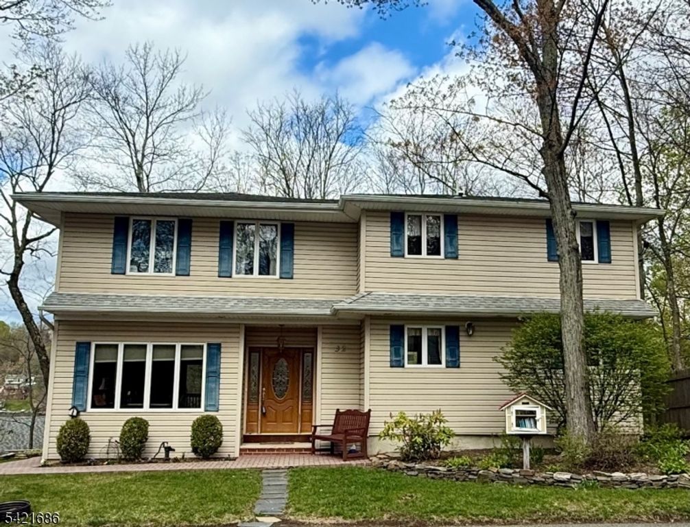 32 Clayton Rd, West Milford Twp., NJ 07421