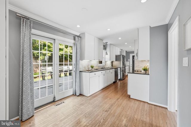 2304 LOCUST RIDGE CT, Falls Church, VA 22046