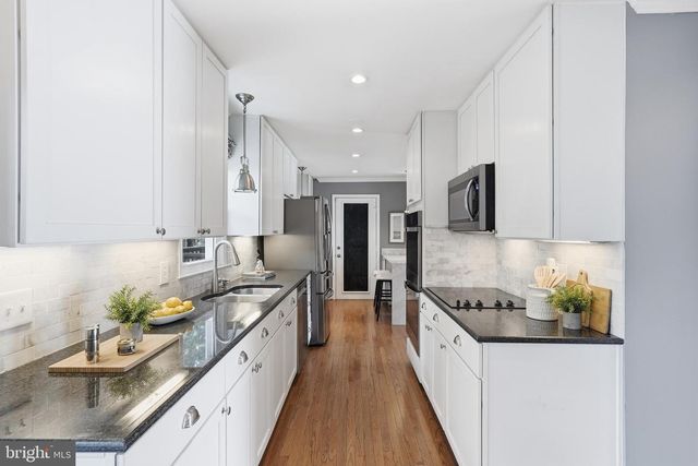 2304 LOCUST RIDGE CT, Falls Church, VA 22046