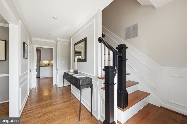 2304 LOCUST RIDGE CT, Falls Church, VA 22046