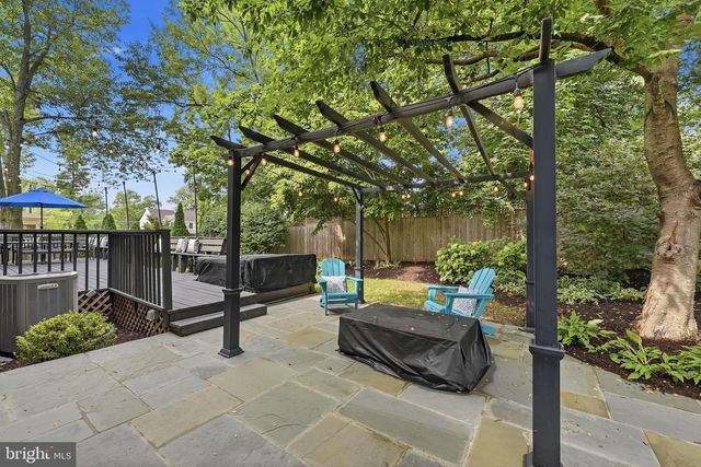 2304 LOCUST RIDGE CT, Falls Church, VA 22046