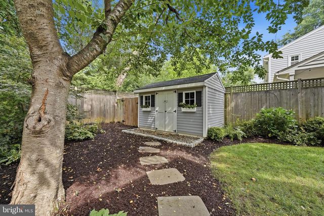 2304 LOCUST RIDGE CT, Falls Church, VA 22046