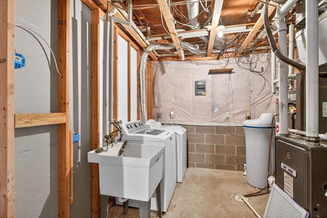 7017 Setzler Parkway, Brooklyn Park, MN 55445