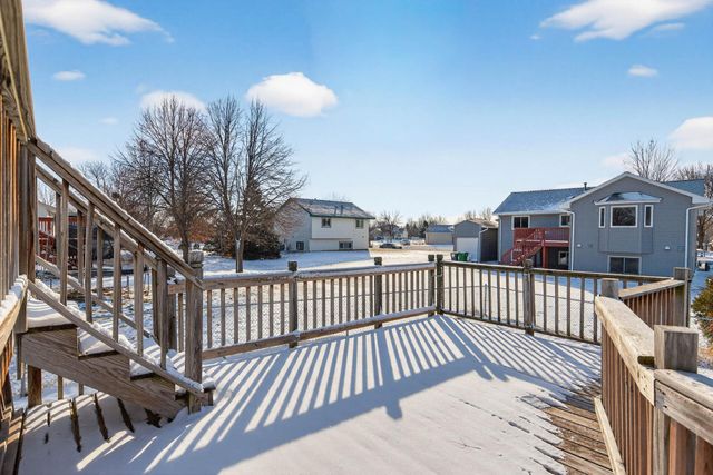 7017 Setzler Parkway, Brooklyn Park, MN 55445