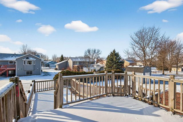 7017 Setzler Parkway, Brooklyn Park, MN 55445