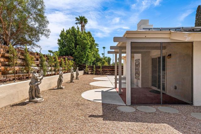 1350 E Gem Circle, Palm Springs, CA 92262
