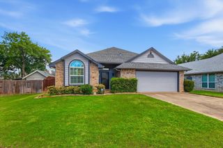 2703 Old English Court, Euless, TX 76039