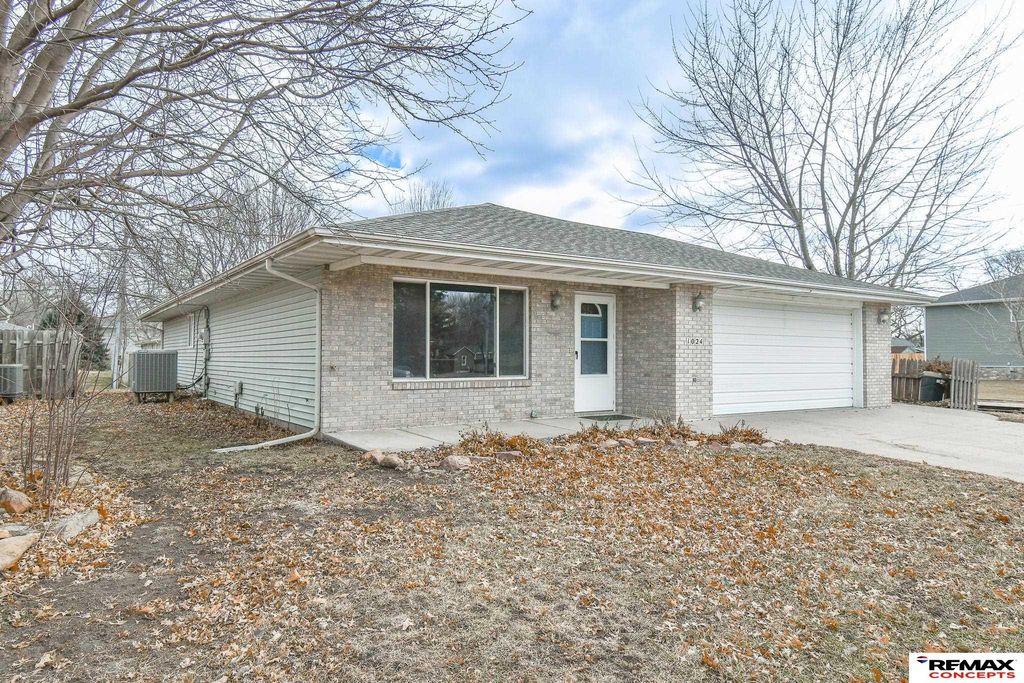 1024 Sycamore Avenue, Crete, NE 68333