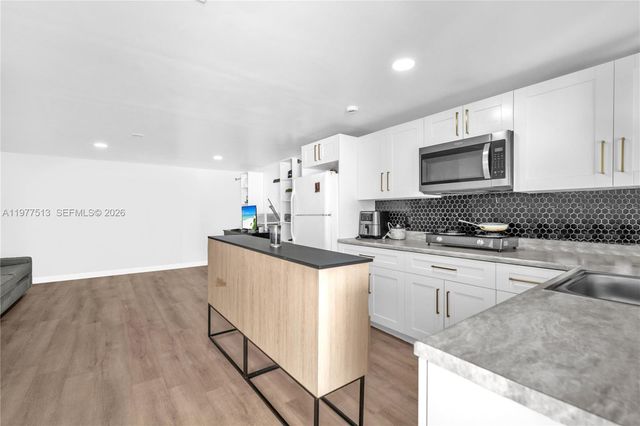 7151 Taft Street, Hollywood, FL 33024