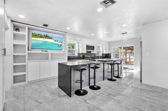 7151 Taft Street, Hollywood, FL 33024