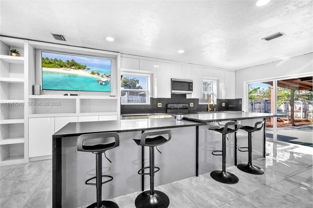7151 Taft Street, Hollywood, FL 33024