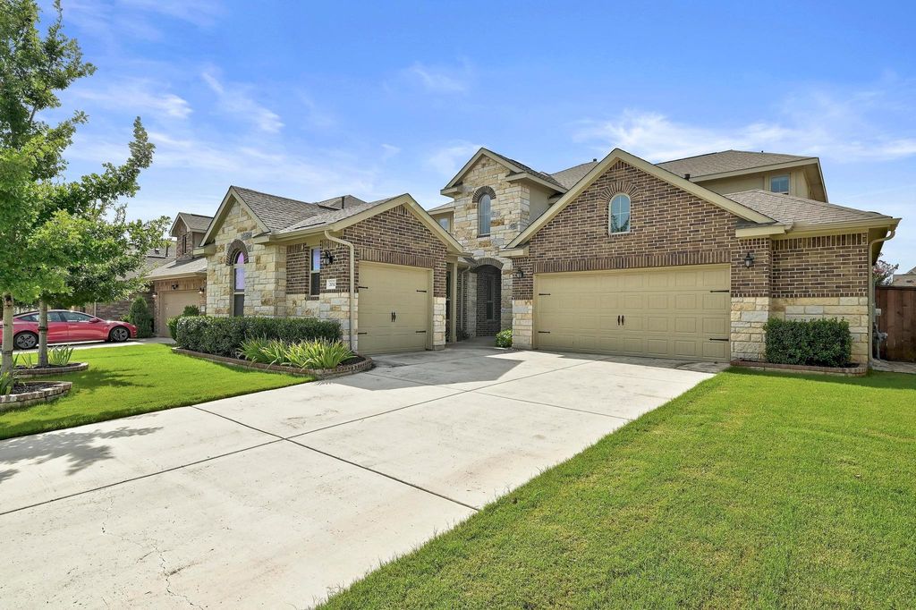 2032 Sauterne DR, Leander, TX 78641