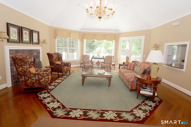 15 Bantry Road 15, Simsbury, CT 06070