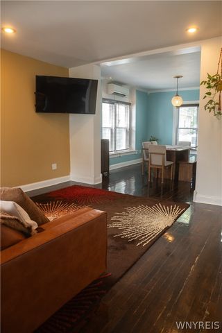 90 Hedley Place, Buffalo, NY 14208