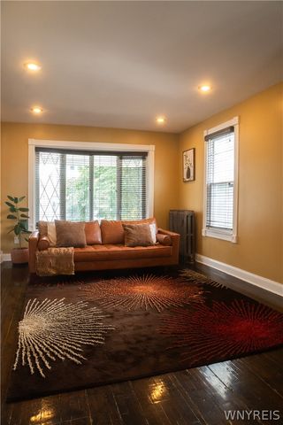 90 Hedley Place, Buffalo, NY 14208